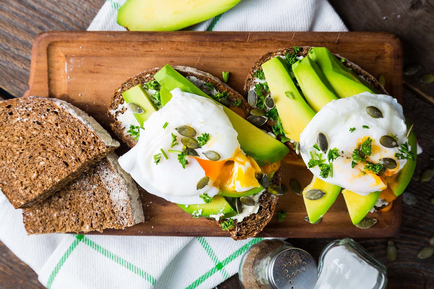 avocado-vollkronbrot